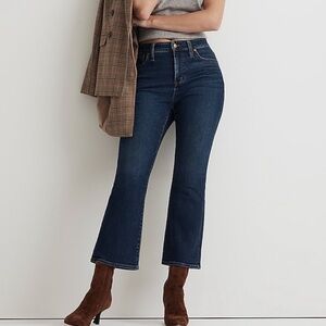Madewell Curvy Kickout Crop Jeans